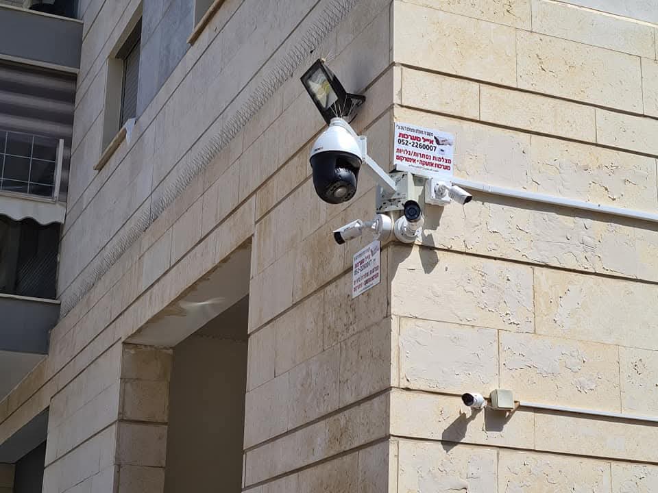 מצלמת PTZ ואבטחה היקפית